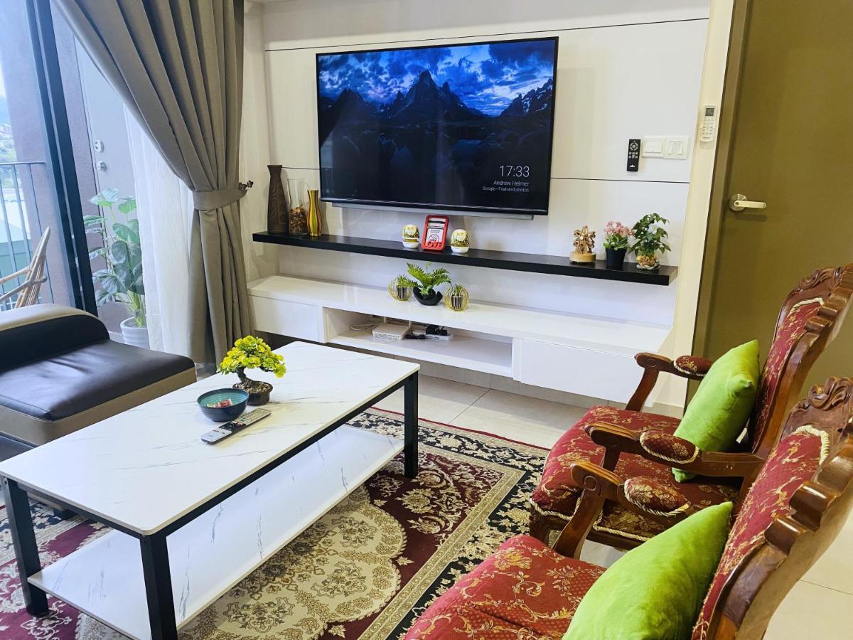 Mines Astetica Lake View Condo Seri Kembangan V1 Exterior photo